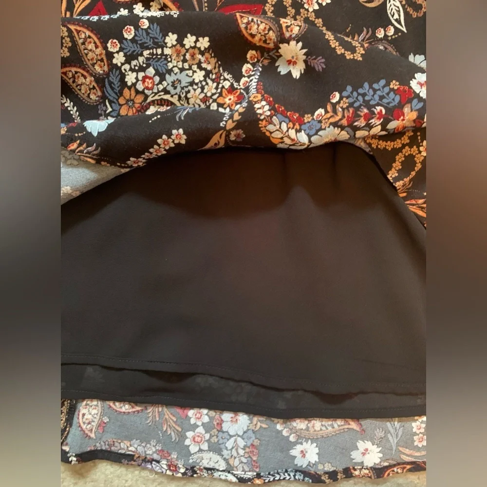 Wayf Malone  Paisley Black Floral V-Neck Mini Swing Dress Size Small Fall